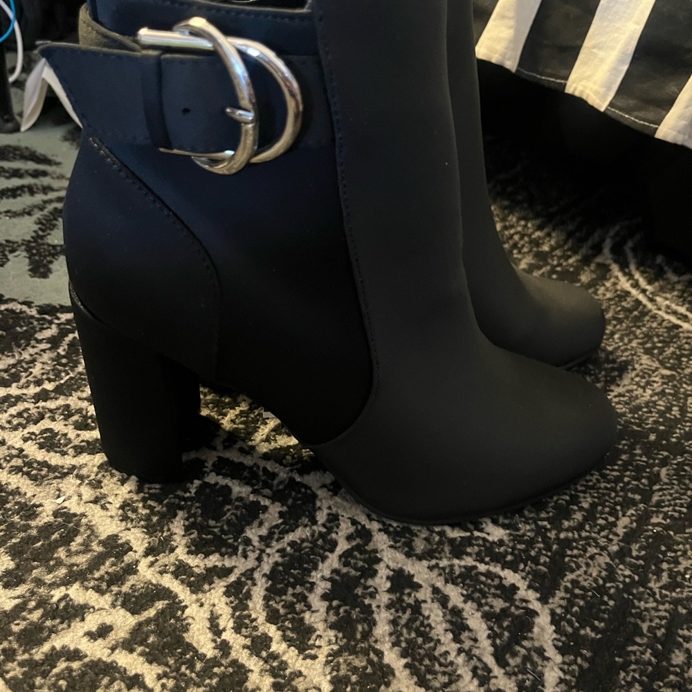 Stylish Black Ankle Boots. 9w . New , no tags or box